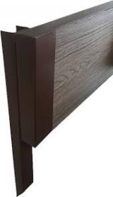 Угловой металлический элемент для досок 150 мм